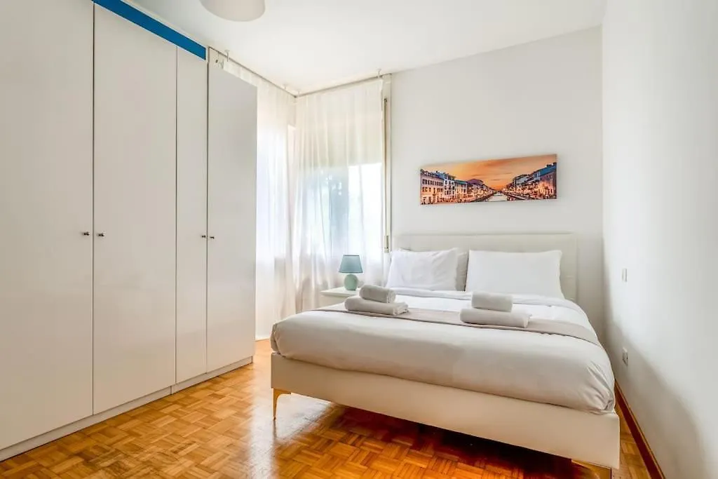 Luxury Apartment In Navigli Milánó
